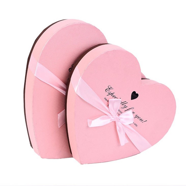 Large Heart Shaped Cardboard Box (4)